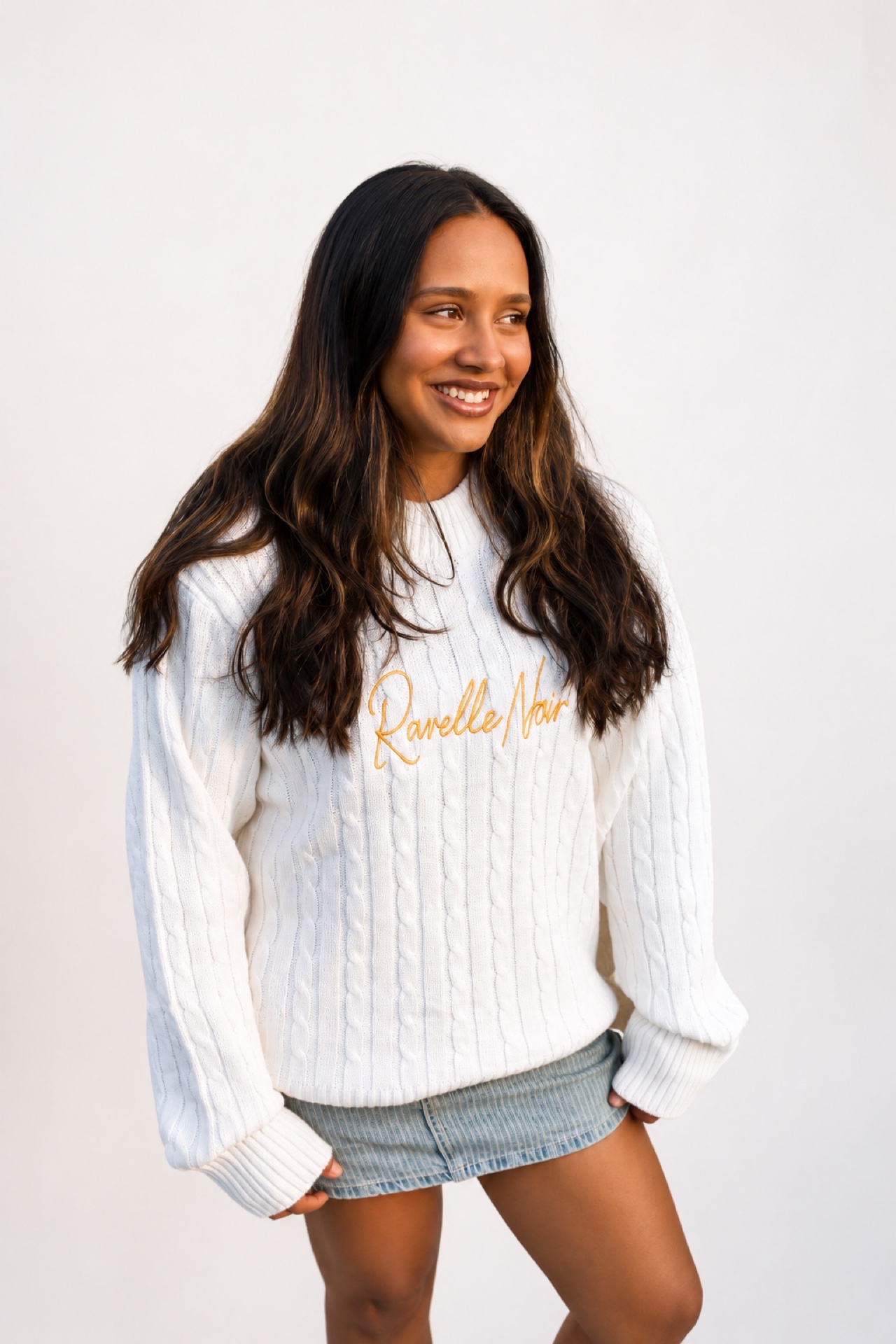 Ravelle Noir Signature Knit Sweater - Image 17