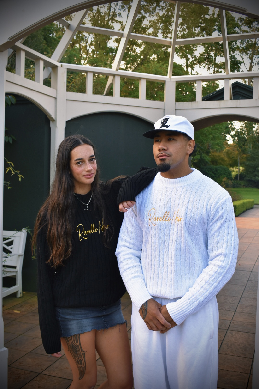 Ravelle Noir Signature Knit Sweater - Image 9